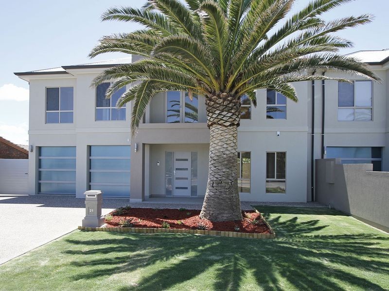 21 Nambour Crescent, West Lakes Shore SA 5020