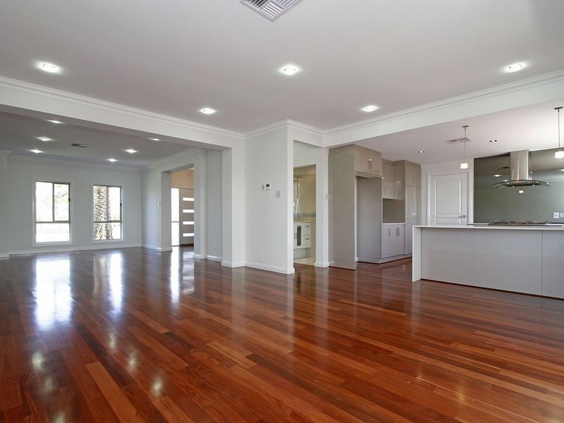 21 Nambour Crescent, West Lakes Shore SA 5020