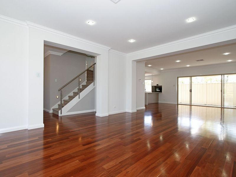 21 Nambour Crescent, West Lakes Shore SA 5020