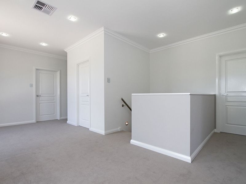 21 Nambour Crescent, West Lakes Shore SA 5020