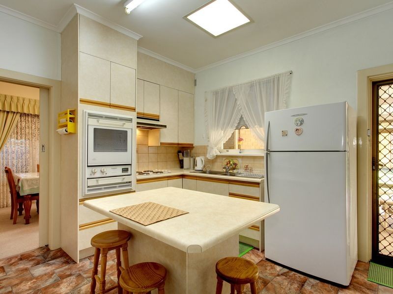 1 Almond Avenue, Woodville South SA 5011