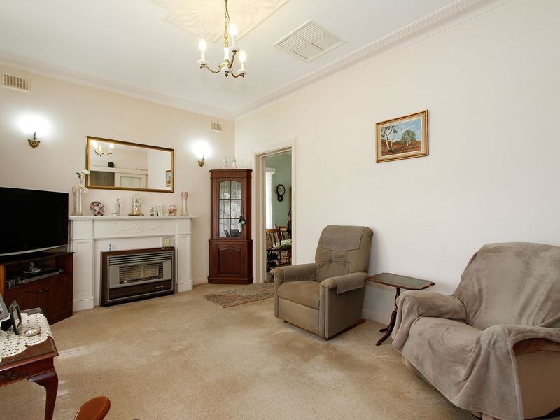 2 Singleton Avenue, Seaton SA 5023