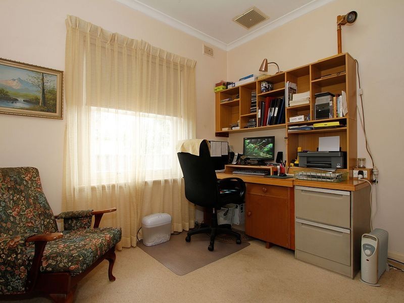 2 Singleton Avenue, Seaton SA 5023