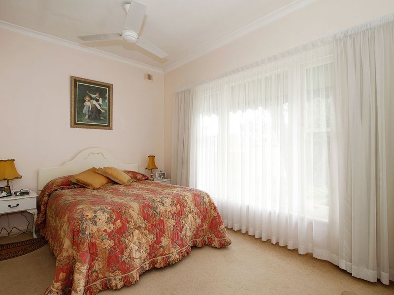2 Singleton Avenue, Seaton SA 5023