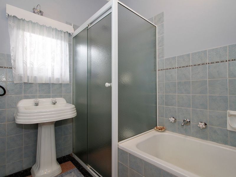 2 Singleton Avenue, Seaton SA 5023