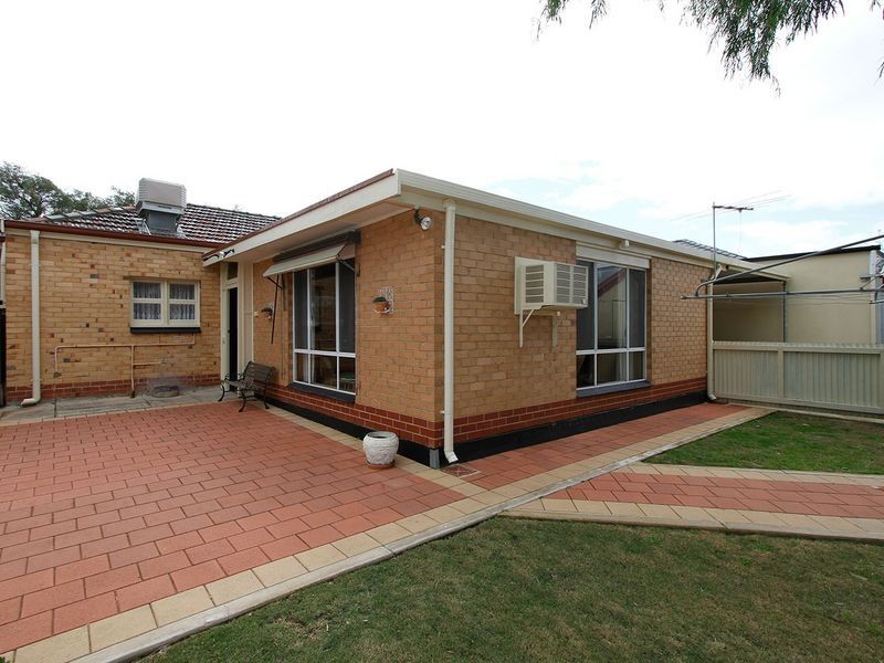 2 Singleton Avenue, Seaton SA 5023