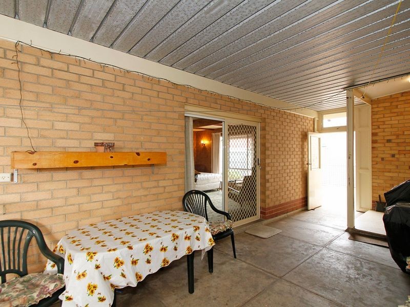 2 Singleton Avenue, Seaton SA 5023