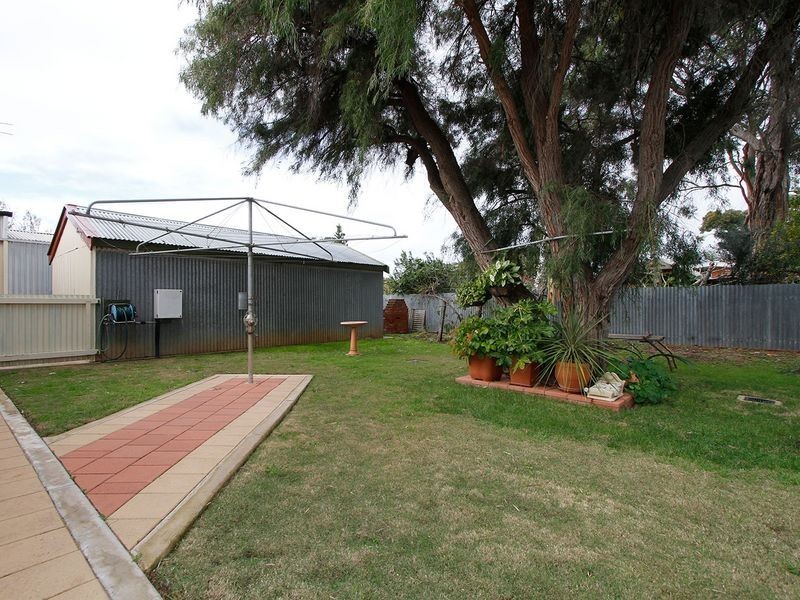 2 Singleton Avenue, Seaton SA 5023