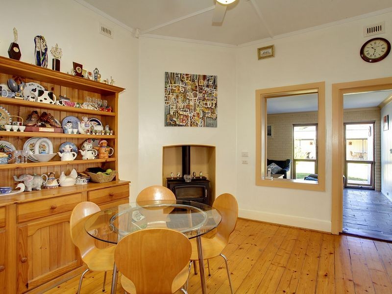 60 Oval Avenue, Woodville South SA 5011