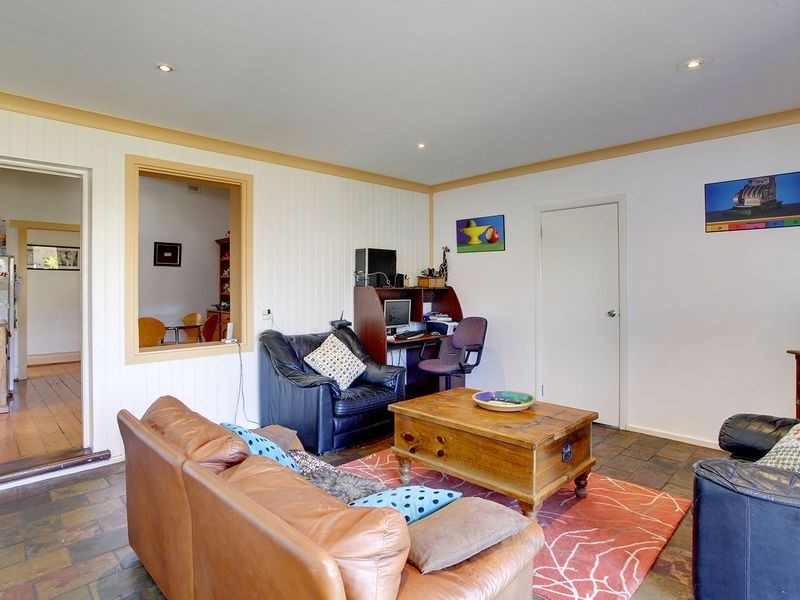 60 Oval Avenue, Woodville South SA 5011