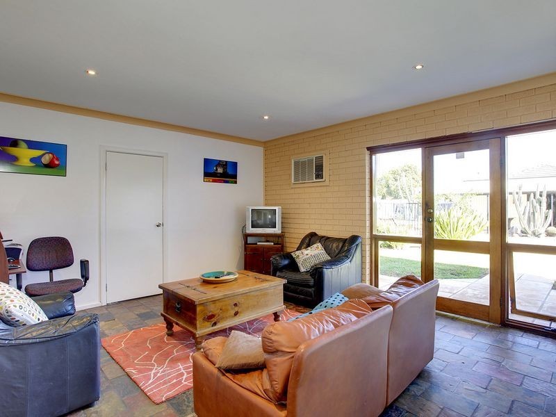 60 Oval Avenue, Woodville South SA 5011