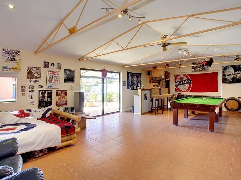 60 Oval Avenue, Woodville South SA 5011