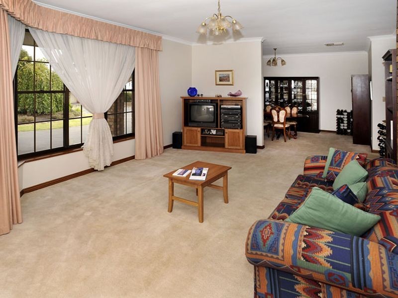 41 Yulinda Terrace, Gulfview Heights SA 5096