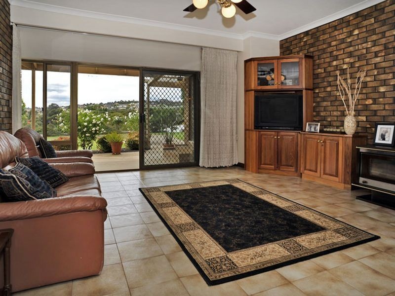 41 Yulinda Terrace, Gulfview Heights SA 5096