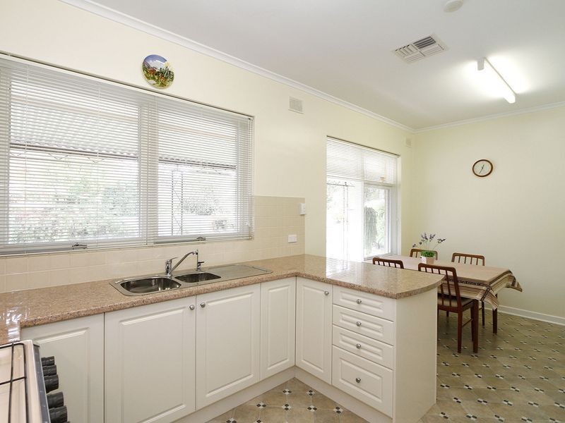 24 Mackirdy Street, Fulham SA 5024