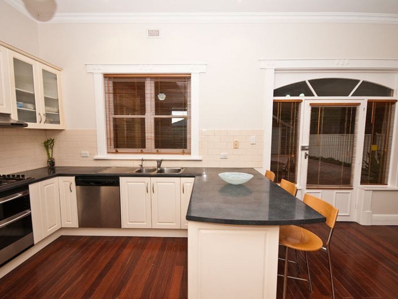 5 The Grove, Woodville SA 5011