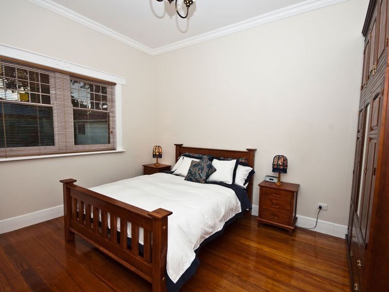 5 The Grove, Woodville SA 5011