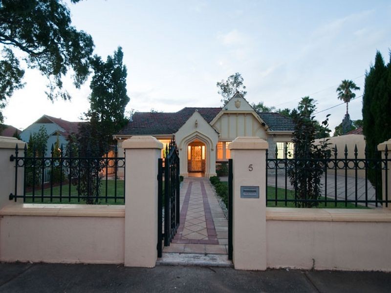 5 The Grove, Woodville SA 5011