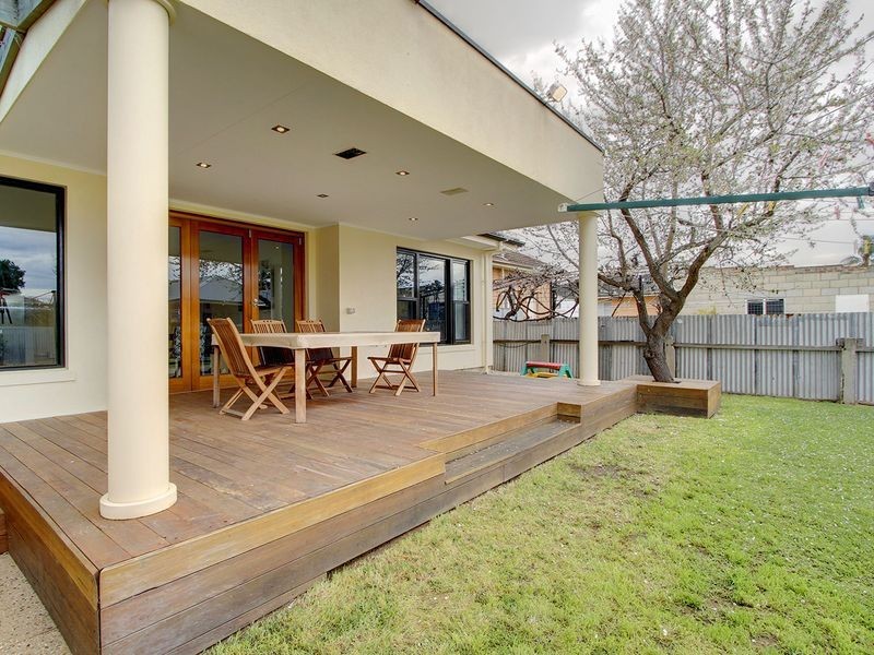 4 Singleton Avenue, Seaton SA 5023