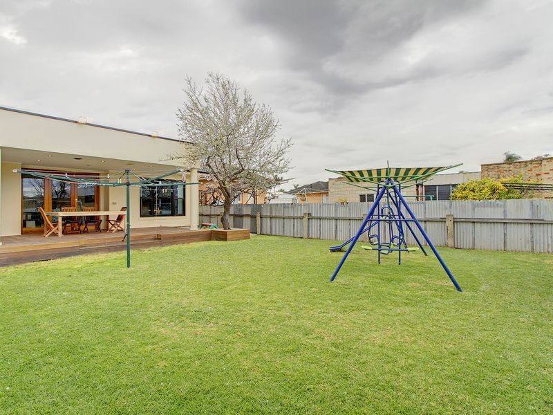 4 Singleton Avenue, Seaton SA 5023