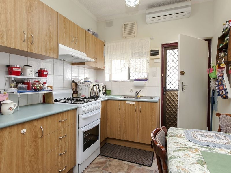 2/4A First Avenue, Woodville Gardens SA 5012