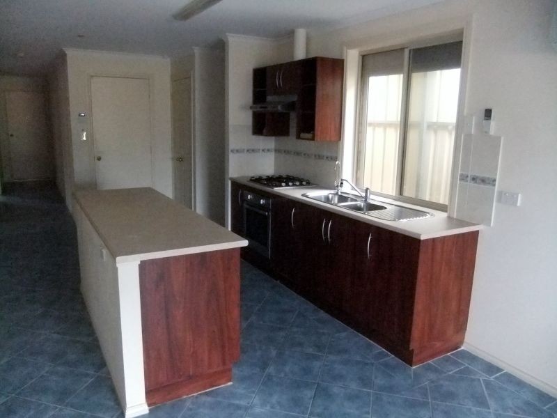 8 Regent Street, Pennington SA 5013