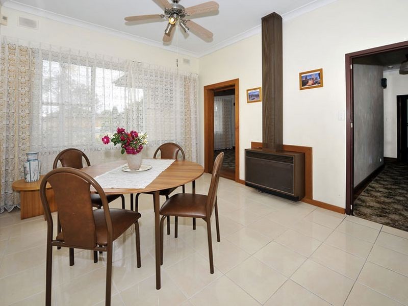 53 Honeyton Street, Seaton SA 5023