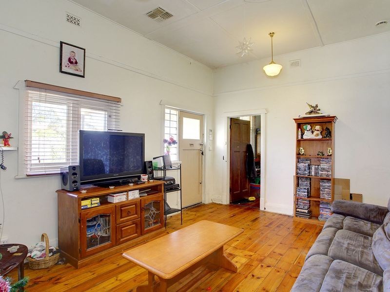 2 Eastbourne Terrace, Pennington SA 5013