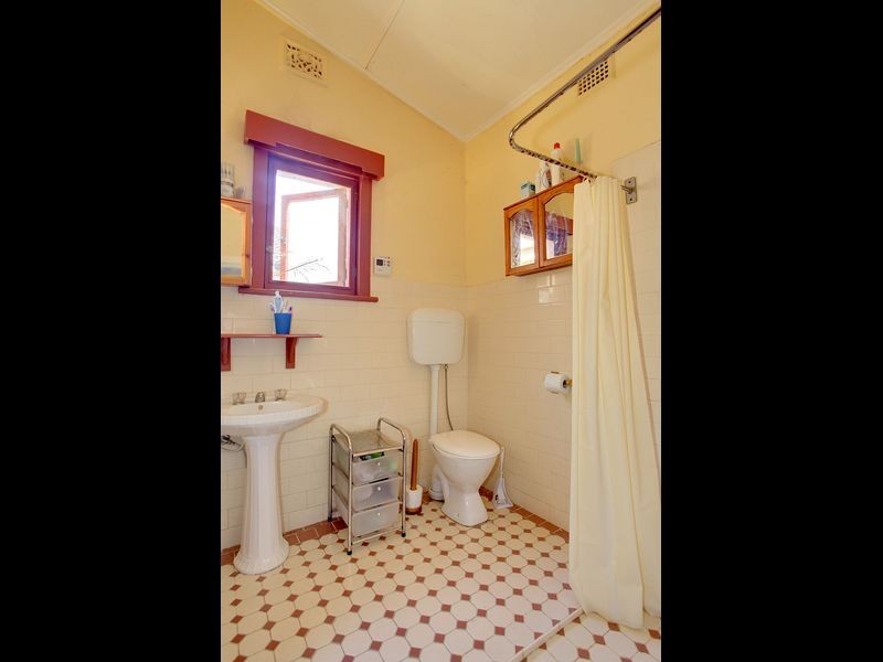 2 Eastbourne Terrace, Pennington SA 5013