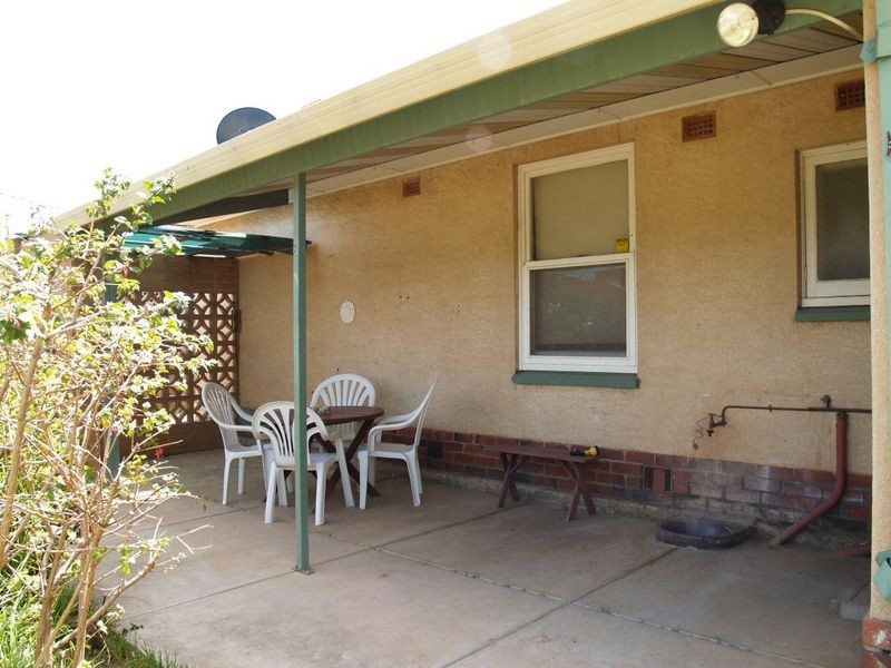 8 Drummond Avenue, Findon SA 5023