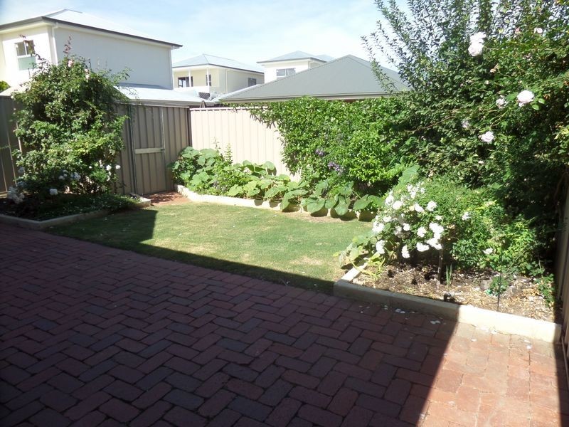 33 Hansen Circuit, Renown Park SA 5008