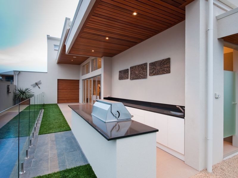 9 Crompton Drive, Woodville SA 5011