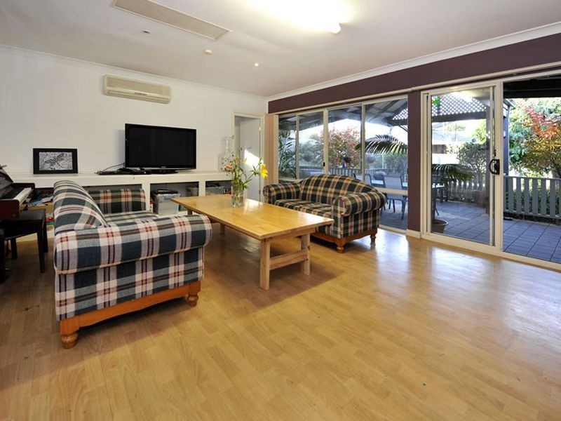 27 Drummond Avenue, Findon SA 5023