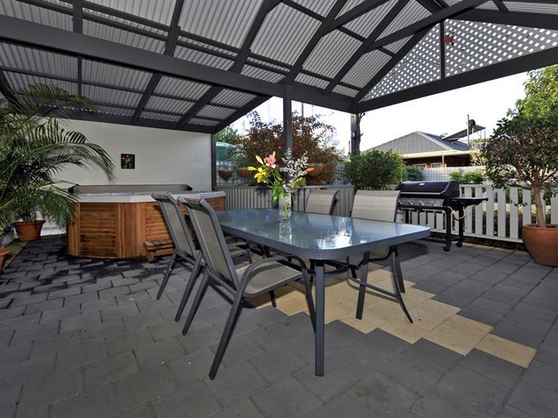 27 Drummond Avenue, Findon SA 5023
