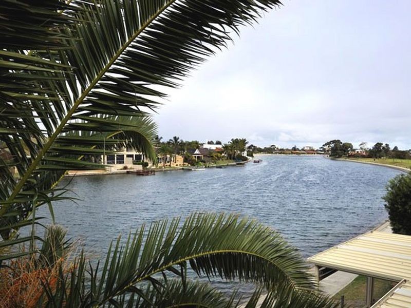 3/5 Redsails Court, West Lakes Shore SA 5020