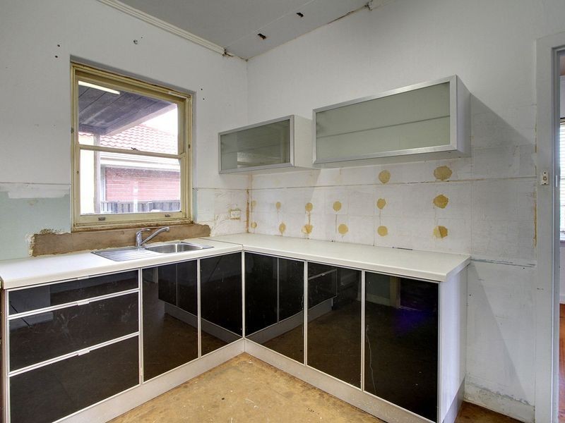 8 Machin Street, Woodville South SA 5011