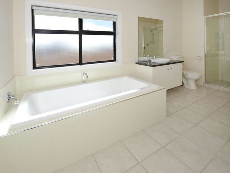 2 Andros Street, Mawson Lakes SA 5095