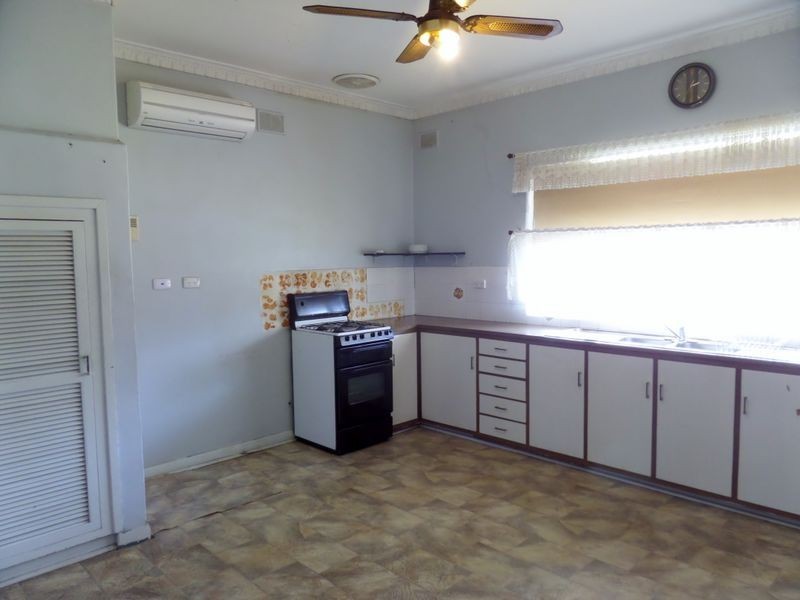 18 First Avenue, Seaton SA 5023