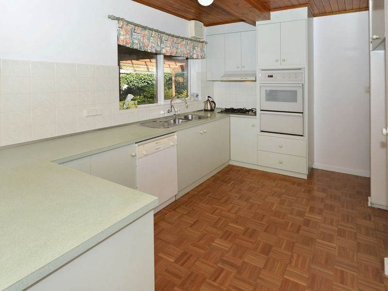 6 Mooloola Way, West Lakes Shore SA 5020