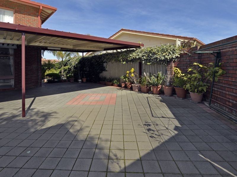 6 Mooloola Way, West Lakes Shore SA 5020