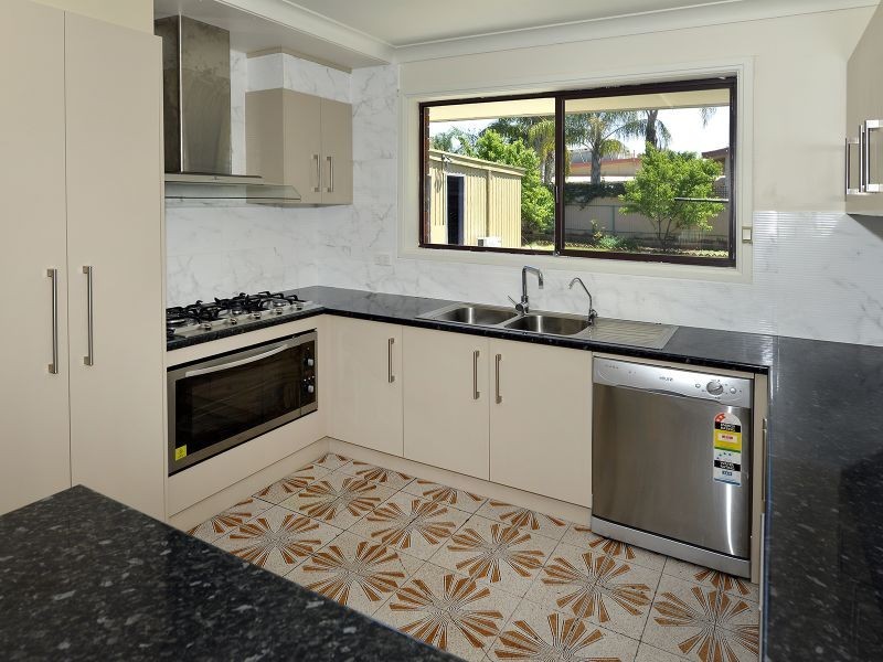 12 Sturt Road, Valley View SA 5093