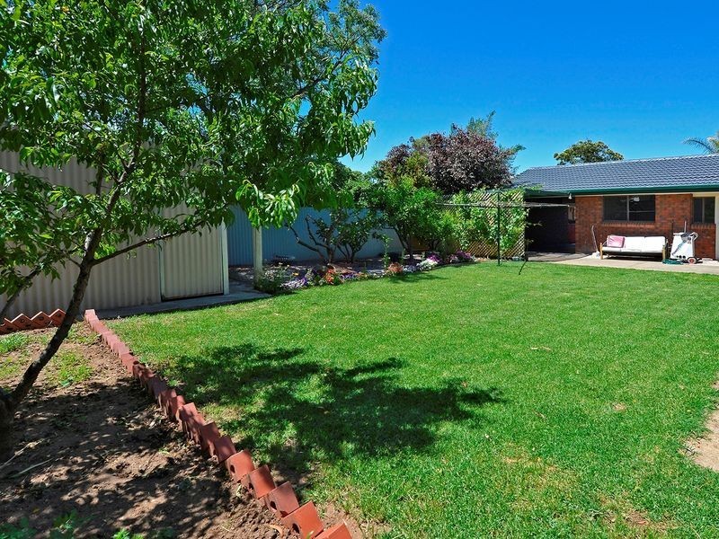 12 Sturt Road, Valley View SA 5093