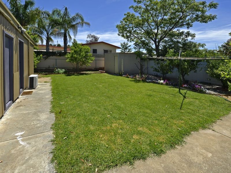 12 Sturt Road, Valley View SA 5093