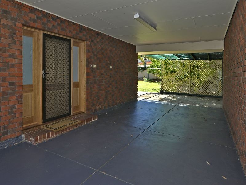 12 Sturt Road, Valley View SA 5093