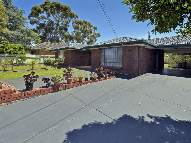 12 Sturt Road, Valley View SA 5093