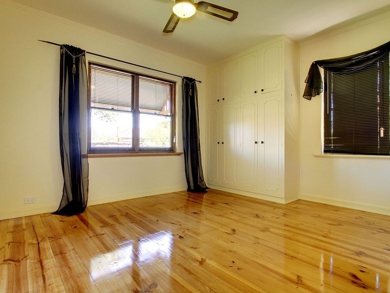 23 Poole Avenue, Woodville South SA 5011