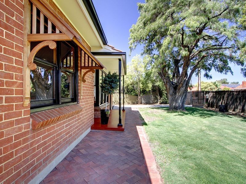 23 Poole Avenue, Woodville South SA 5011