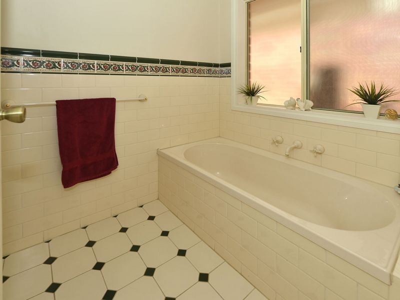 9 St James Boulevard, Brompton SA 5007