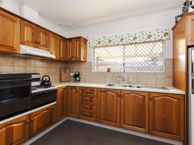 2/21 Fourth Avenue (Enter from Albert Parade), Semaphore Park SA 5019