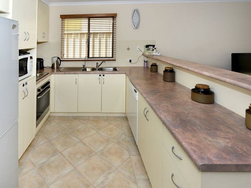 15 Vasey Street, Greenacres SA 5086